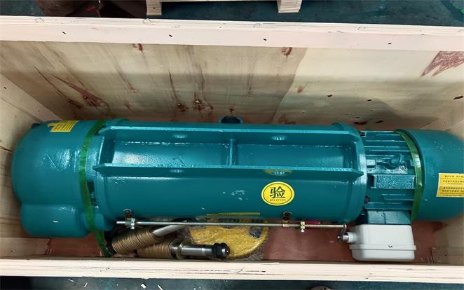 Provided CD type wire rope hoist to Dubai Industrial City, fast production in 3 days